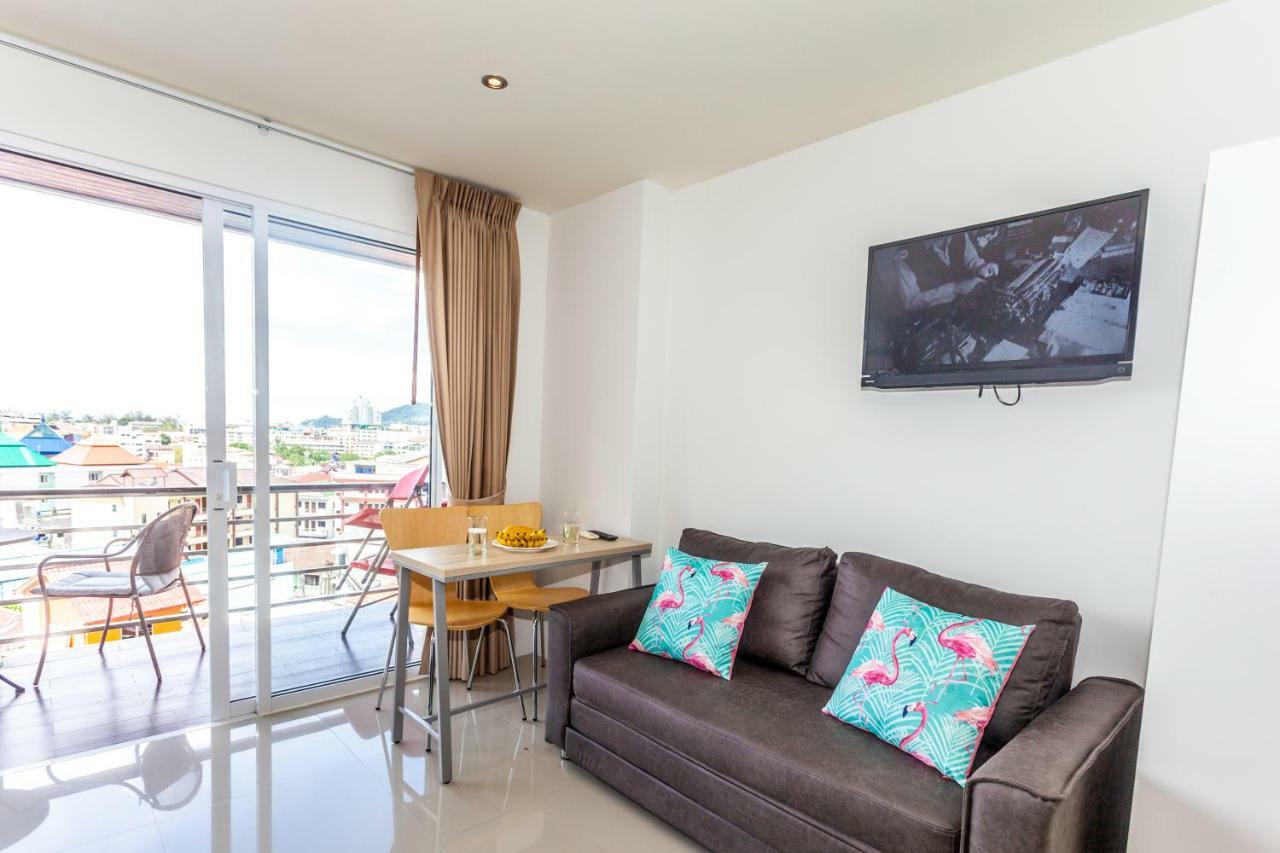 Wazza's Patong Apartment Esterno foto