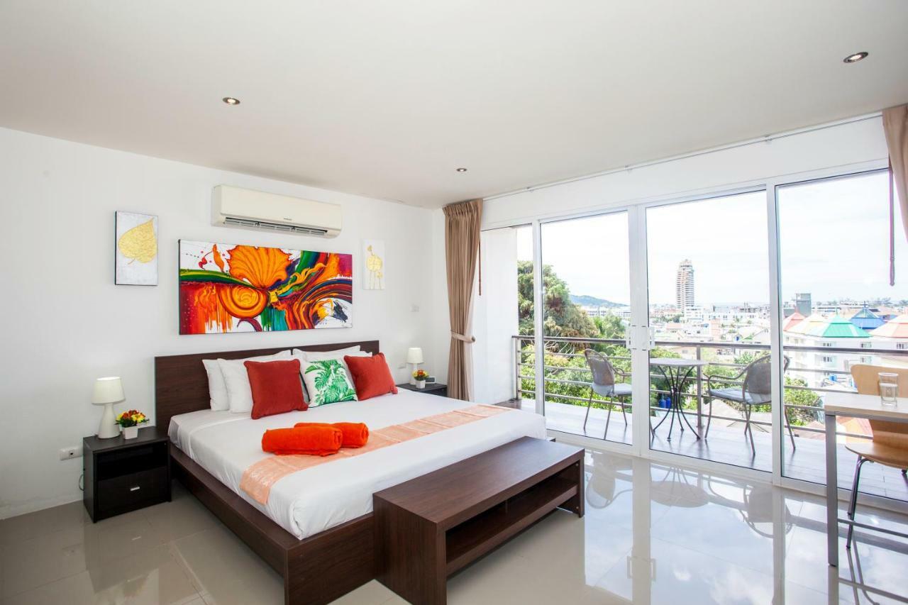 Wazza's Patong Apartment Esterno foto