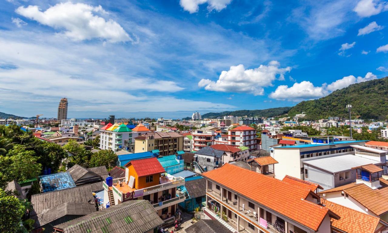Wazza's Patong Apartment Esterno foto